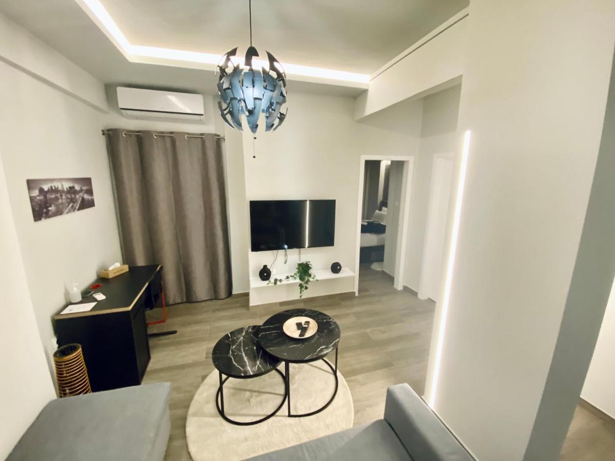 Central Grey Quiet Apartment Солун Екстериор снимка
