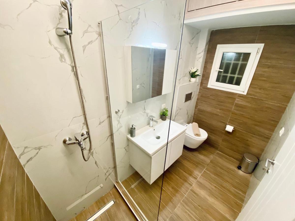 Central Grey Quiet Apartment Солун Екстериор снимка