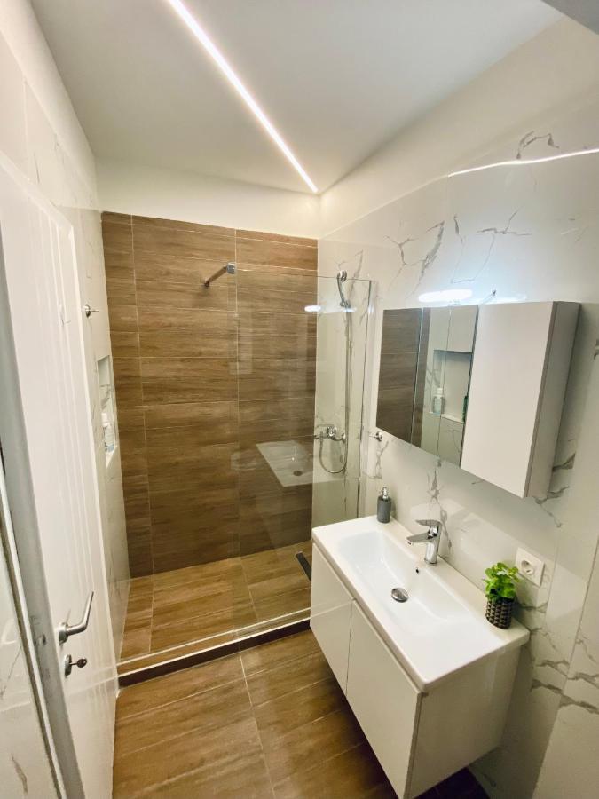 Central Grey Quiet Apartment Солун Екстериор снимка